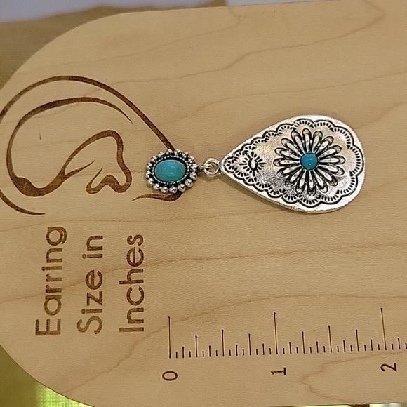 🔥LAST PAIR🔥 Bozeman Concho Blossom Drop Earrings - Picture 4 of 5